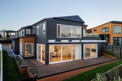 Photo of property in 4 Seawind Way, Hobsonville, 0616