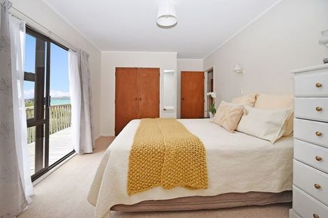 Photo of property in 4a Tower Hill, Stanmore Bay, Whangaparaoa, 0930