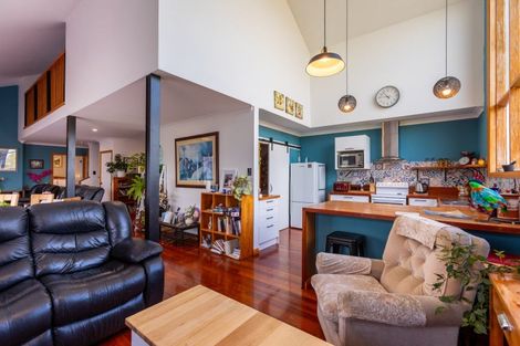 Photo of property in 77 Mclean Street, Woodville, 4920