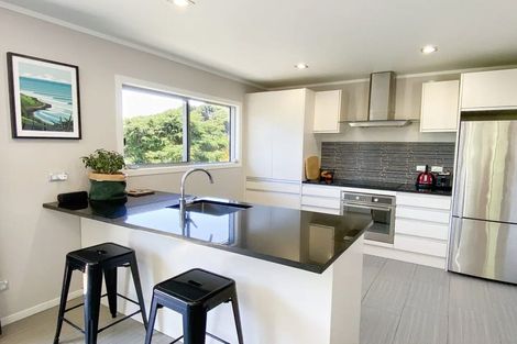 Photo of property in 33 Whaanga Road, Raglan, 3297