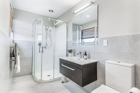 Photo of property in 15 Cellarmans Street, Te Atatu Peninsula, Auckland, 0610