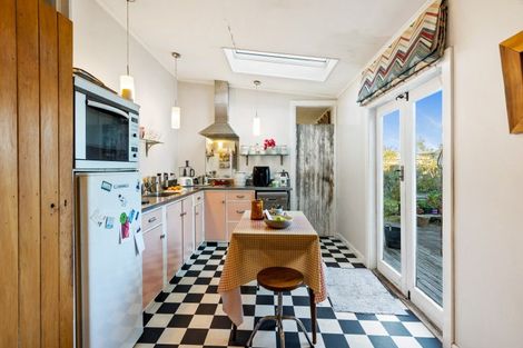 Photo of property in 145 Wellesley Road, Napier South, Napier, 4110