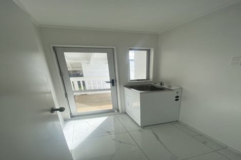 Photo of property in 80 Borich Road, Sunnyvale, Auckland, 0612