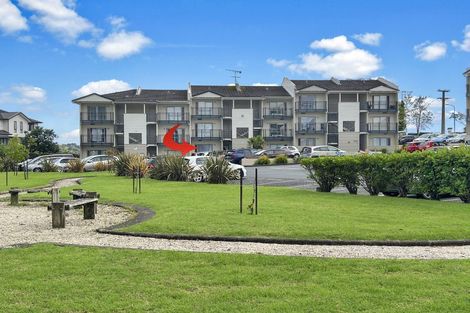Photo of property in 3a/71 Spencer Road, Oteha, Auckland, 0632