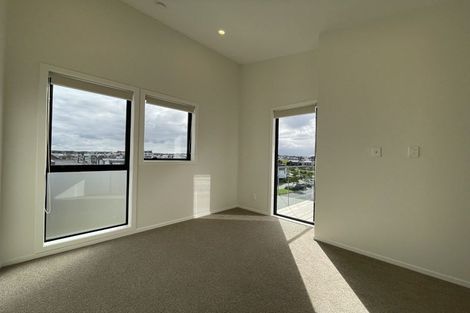 Photo of property in 21 Tahingamanu Road, Hobsonville, Auckland, 0616