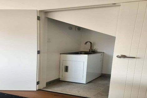 Photo of property in 2/19 Roberts Road, Glenfield, Auckland, 0629