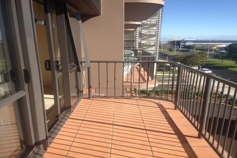 Photo of property in 2d/18 Ronwood Avenue, Manukau, Auckland, 2104