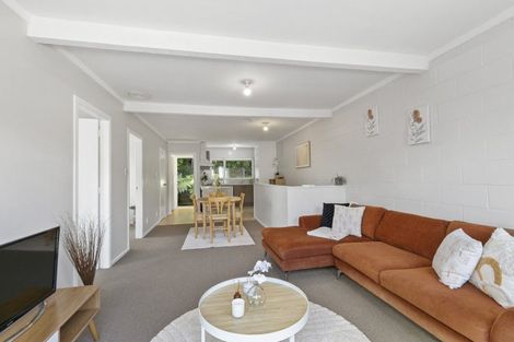 Photo of property in 15f1 Bloomsbury Grove, Newlands, Wellington, 6037