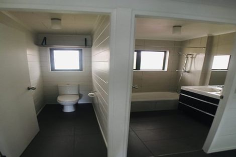 Photo of property in 30 Reeves Road, Pakuranga, Auckland, 2010