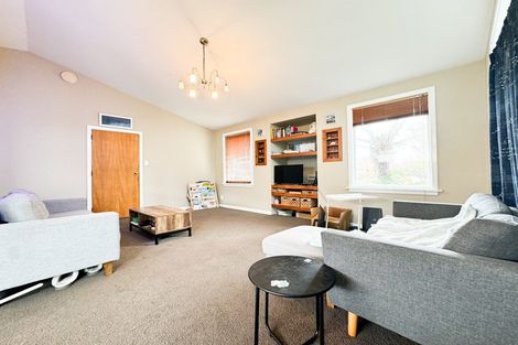 Photo of property in 1 Ostend Place, Avonhead, Christchurch, 8042