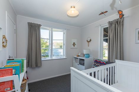 Photo of property in 5 Mcgreevy Street, Waipawa, 4210