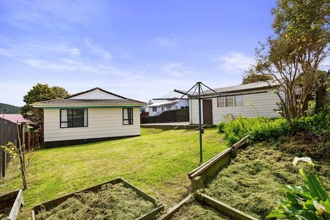 Photo of property in 19 Tobago Crescent, Grenada North, Wellington, 5028