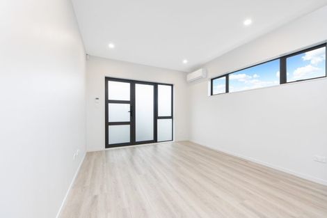 Photo of property in 27 Whiteywood Street, Westgate, Auckland, 0814