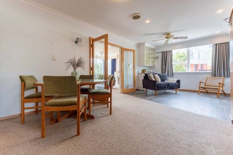 Photo of property in 16 Utauta Street, Waikanae, 5036