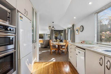 Photo of property in 6b Saint Leonards Square, Sumner, Christchurch, 8081