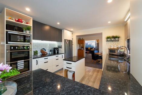 Photo of property in 38 Kensington Drive, Taradale, Napier, 4112