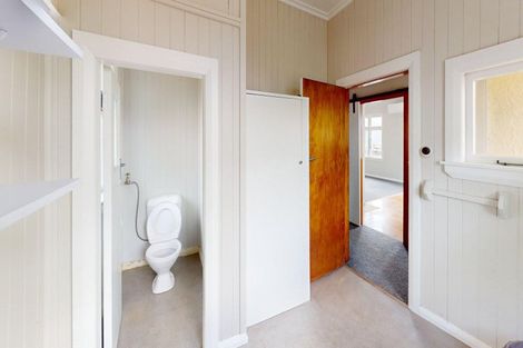 Photo of property in 28 Knowles Street, Terrace End, Palmerston North, 4410