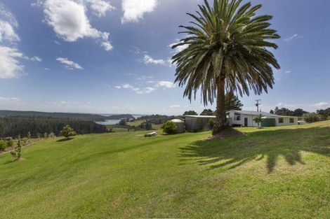 Photo of property in 5705 Pouto Road, Pouto, 0391