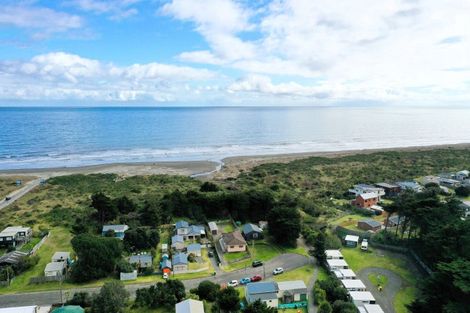 Photo of property in 135 Rua Avenue, Waitarere Beach, Levin, 5510