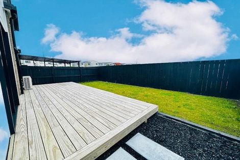 Photo of property in 4 Huljich Way, Hobsonville, Auckland, 0616