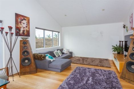 Photo of property in 217 Ocean Road, Whangamata, 3620