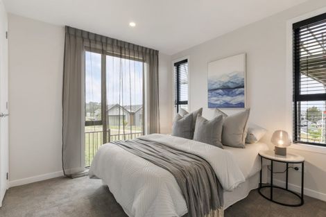 Photo of property in 33 Kikorangi Drive, Wainui, 0992