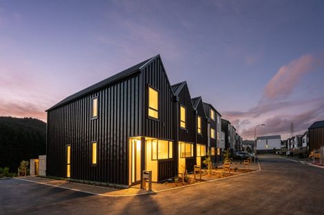 Photo of property in 84 Ara Paiwhenua, Tawa, Wellington, 5028