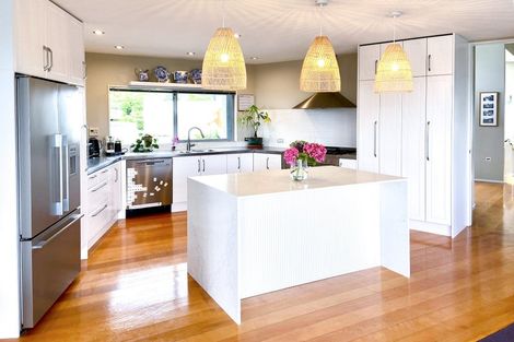 Photo of property in 9 Caughley Grove, Karori, Wellington, 6012