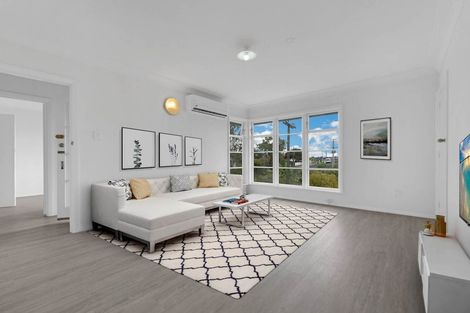 Photo of property in 28 Ellen Street, Manurewa East, Auckland, 2102