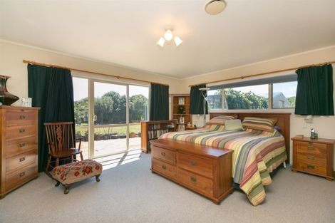 Photo of property in 14 Mountain Road, Sentry Hill, New Plymouth, 4373