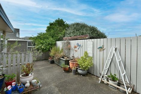 Photo of property in 2/11 Milton Road, Orewa, 0931