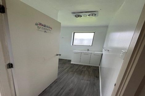 Photo of property in 1/22 Coburg Street, Henderson, Auckland, 0612