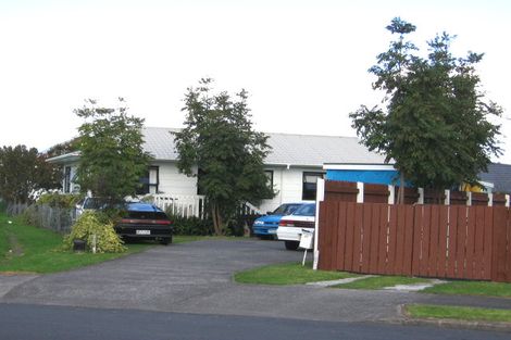 Photo of property in 20 Compass Place, Te Atatu Peninsula, Auckland, 0610