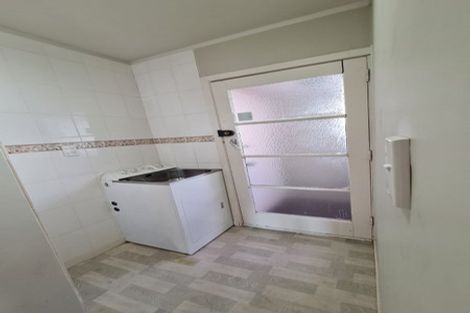 Photo of property in 39 Sunnyside Road, Sunnyvale, Auckland, 0612