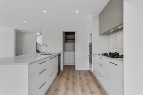 Photo of property in 20 Port Way, Rosehill, 2113