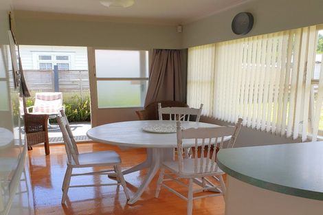 Photo of property in 3 View Road, Waiuku, 2123