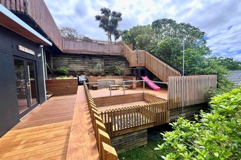 Photo of property in 35 Westhaven Drive, Tawa, Wellington, 5028