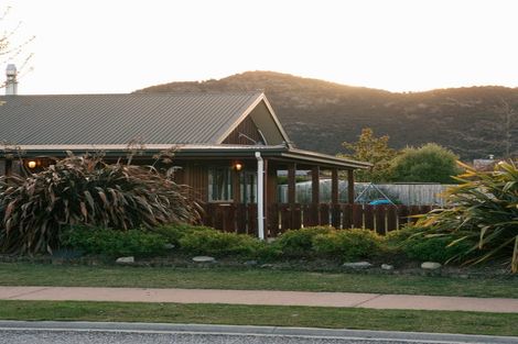 Photo of property in 24 Frye Crescent, Albert Town, Wanaka, 9305