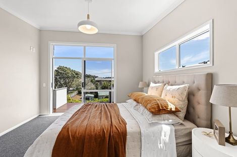 Photo of property in 9 Calvert Road, Moturoa, New Plymouth, 4310