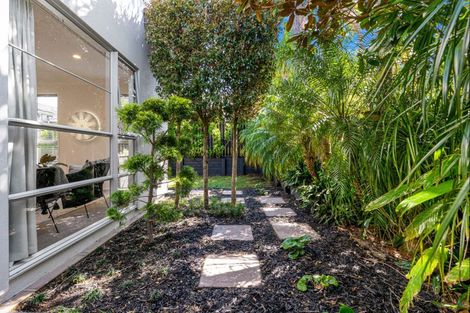 Photo of property in 11a Church Street, Northcote Point, Auckland, 0627