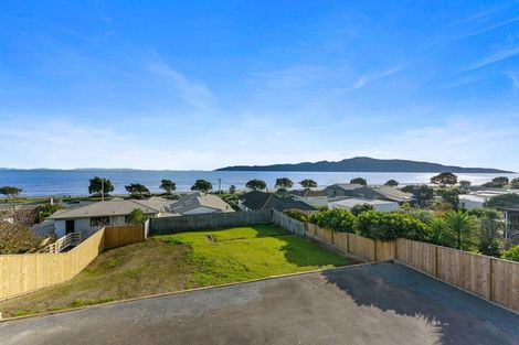 Photo of property in 128 Seaview Road, Paraparaumu Beach, Paraparaumu, 5032