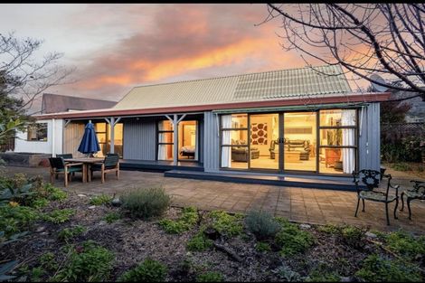 Photo of property in 2/43a Main Road, Redcliffs, Christchurch, 8081