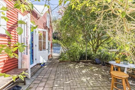 Photo of property in 77 Holloway Road, Aro Valley, Wellington, 6021