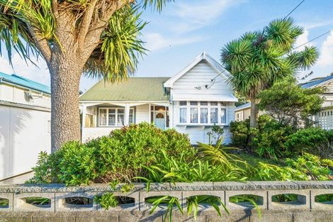 Photo of property in 68 Derwent Street, Island Bay, Wellington, 6023