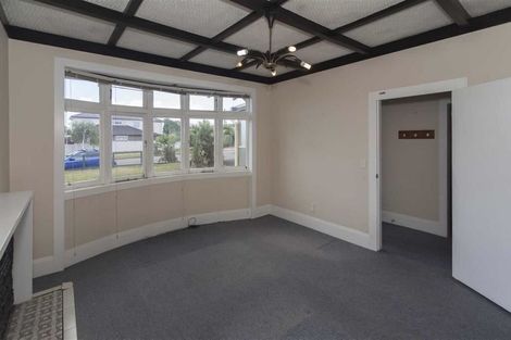 Photo of property in 300 Great North Road, Henderson, Auckland, 0612