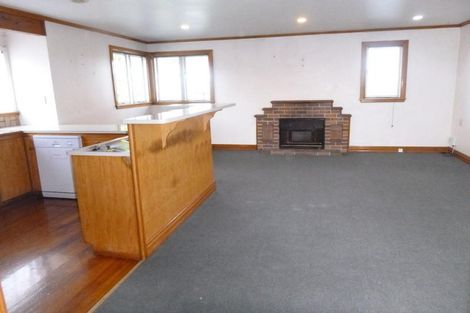 Photo of property in 33 Sturges Road, Henderson, Auckland, 0612