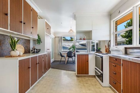 Photo of property in 19 Warwick Place, Brookfield, Tauranga, 3110
