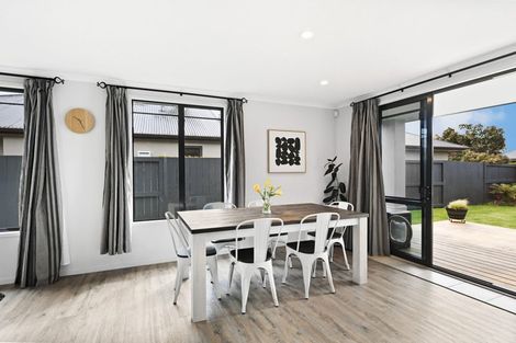 Photo of property in 6 Acton Vale, Rototuna North, Hamilton, 3210