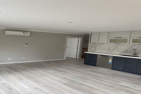 Photo of property in 39b Valley Road, Glenfield, Auckland, 0629