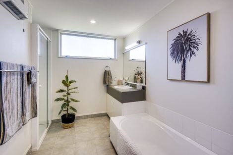 Photo of property in 166 Auckland Road, Greenmeadows, Napier, 4112